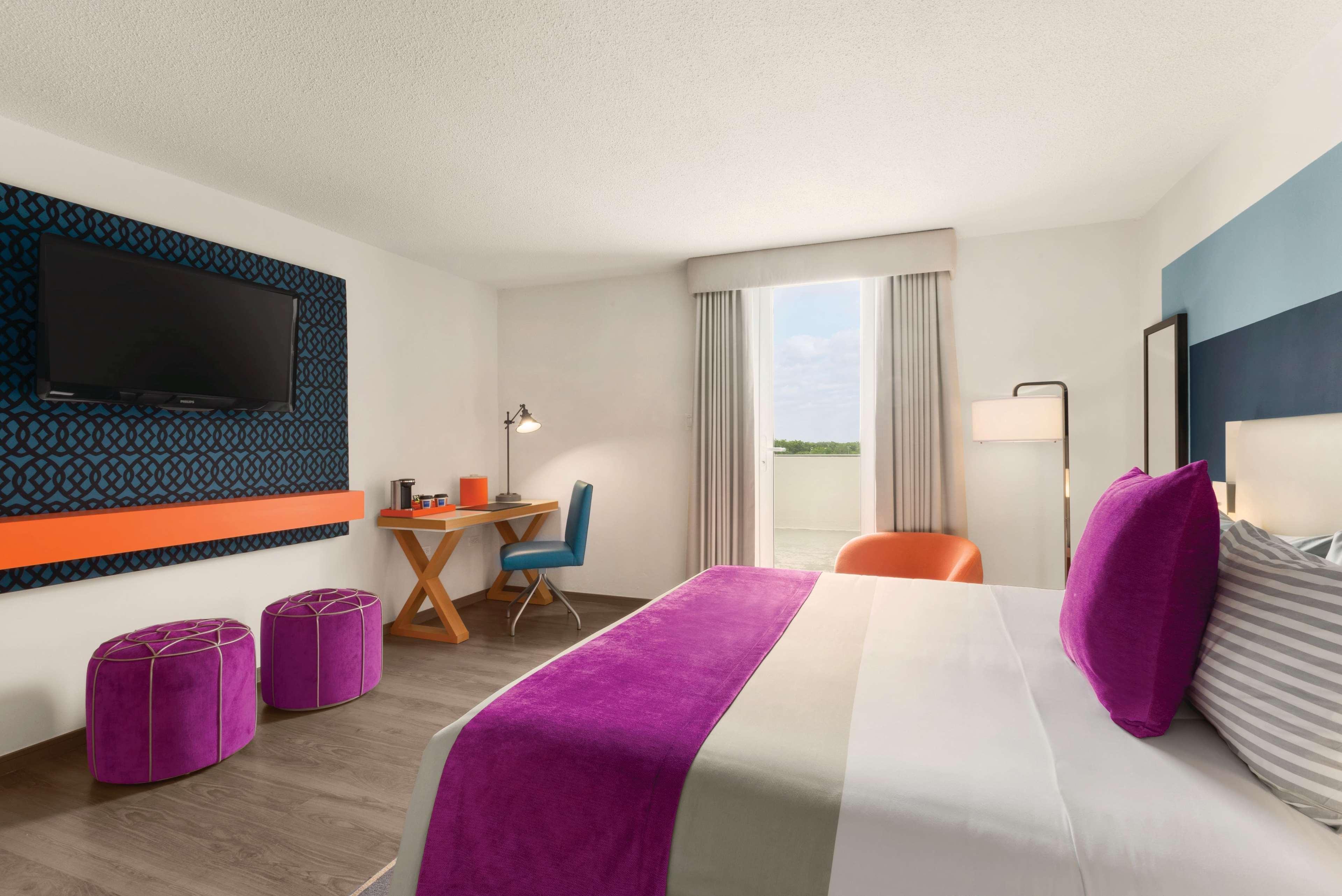 Tryp By Wyndham Isla Verde San Juan Bagian luar foto
